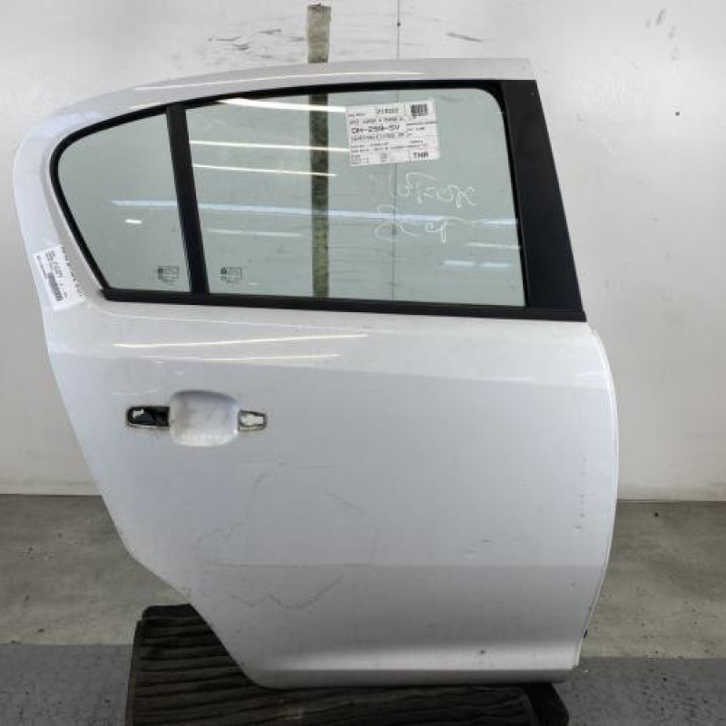 Porte arriere droit OPEL CORSA D Photo n°1