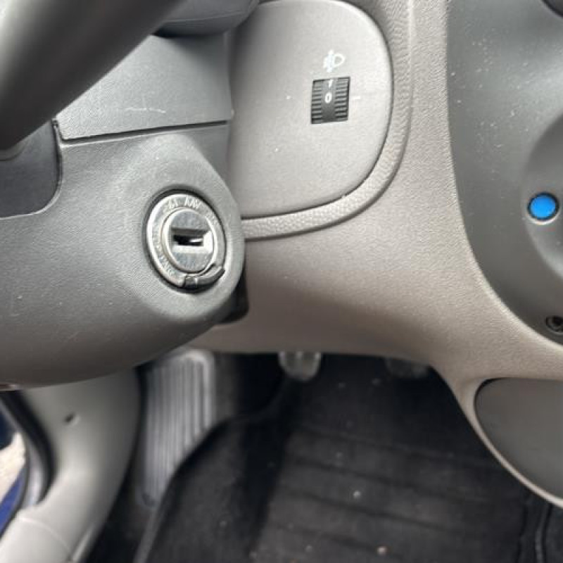 Pare choc avant FIAT SEICENTO Photo n°19
