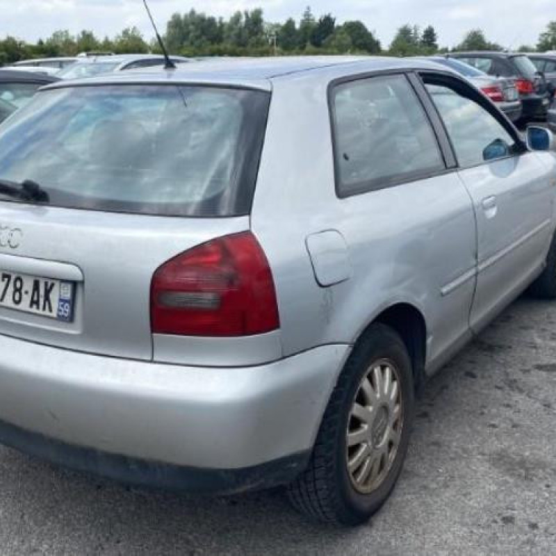 Feu arriere principal droit (feux) AUDI A3 1 Photo n°4
