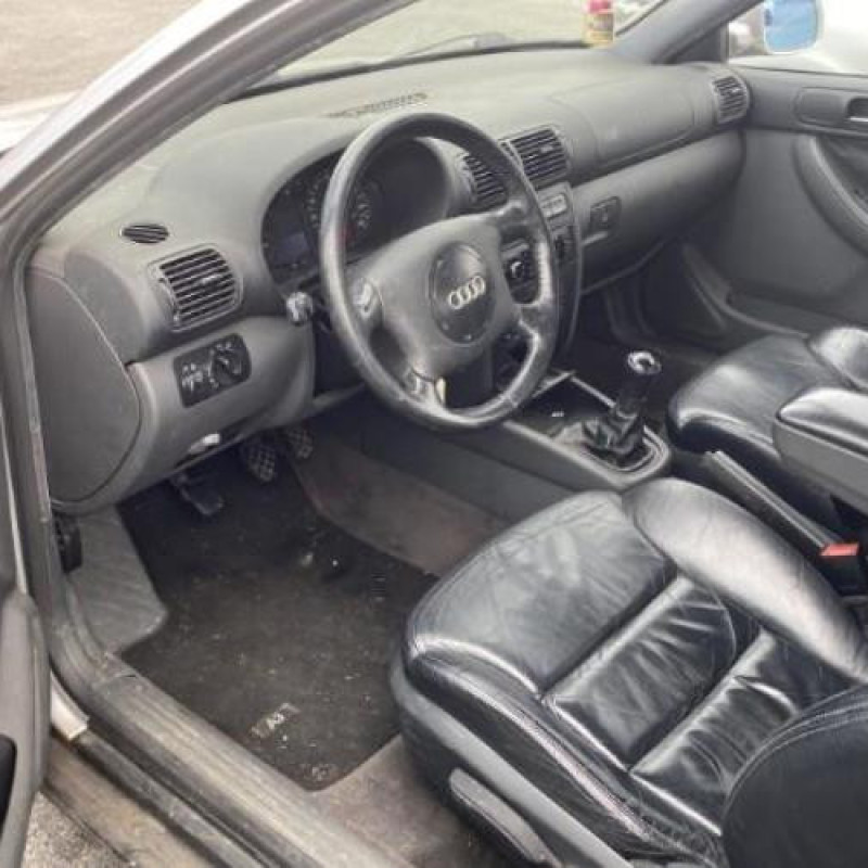 Feu arriere principal droit (feux) AUDI A3 1 Photo n°9
