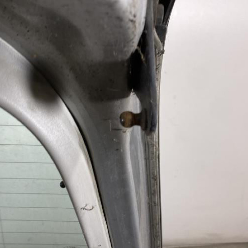Malle/Hayon arriere FORD C-MAX 1 Photo n°9