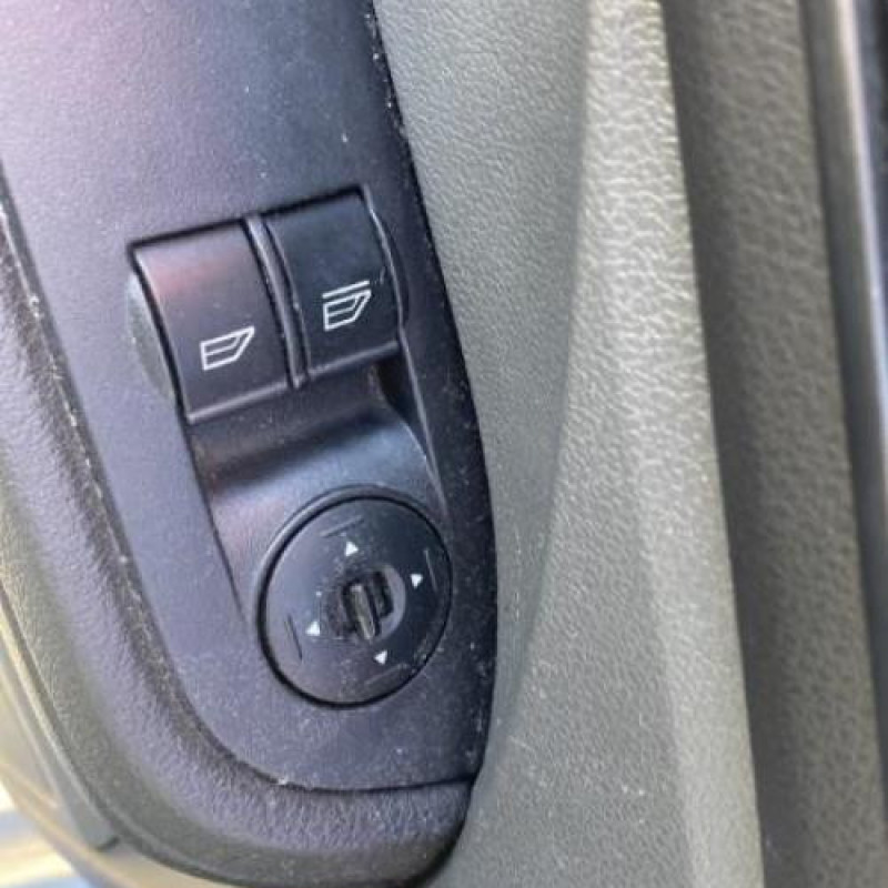 Malle/Hayon arriere FORD C-MAX 1 Photo n°18