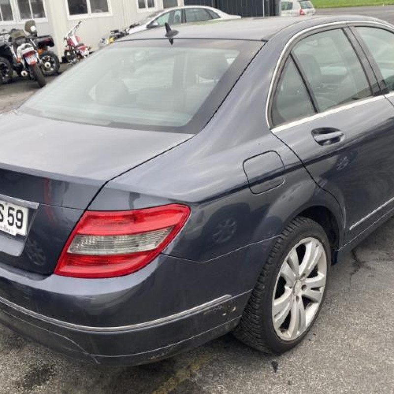 Pare choc arriere MERCEDES CLASSE C 204 Photo n°9