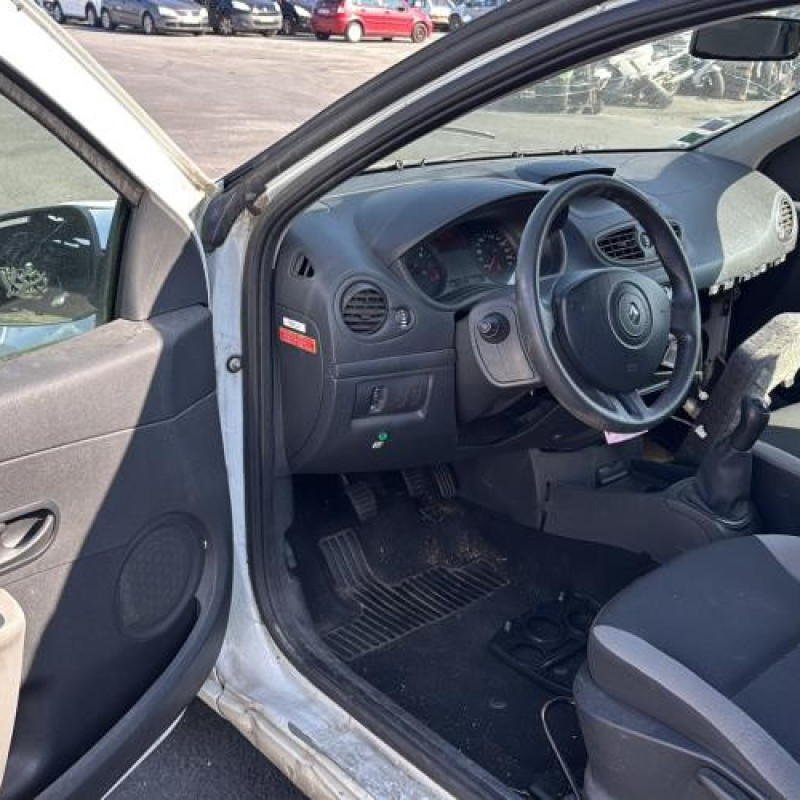 Moteur RENAULT CLIO 3 Photo n°13