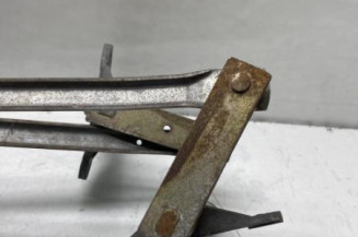 Moteur essuie glace avant PEUGEOT 205