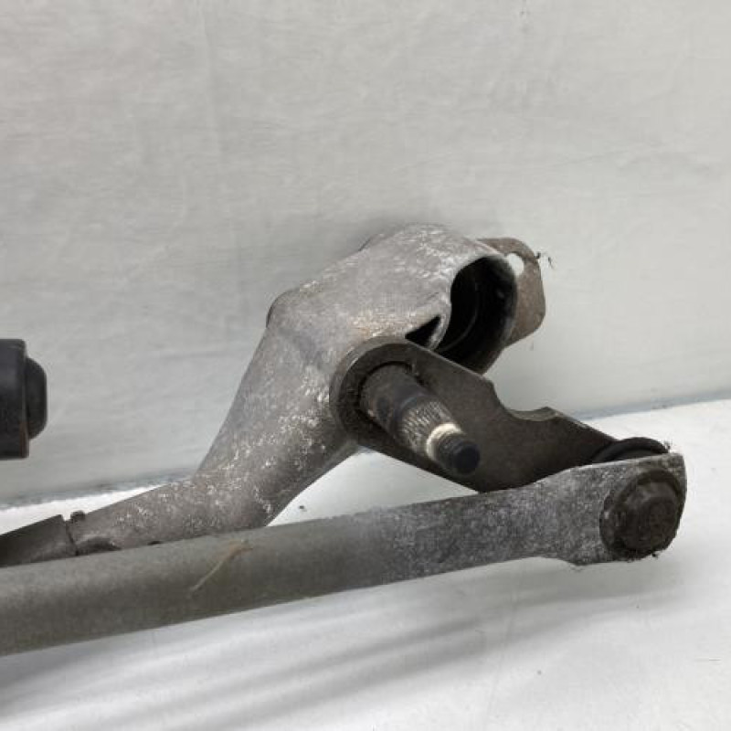 Moteur essuie glace avant MERCEDES CLASSE B 245 Photo n°2