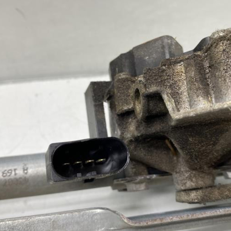 Moteur essuie glace avant MERCEDES CLASSE B 245 Photo n°3