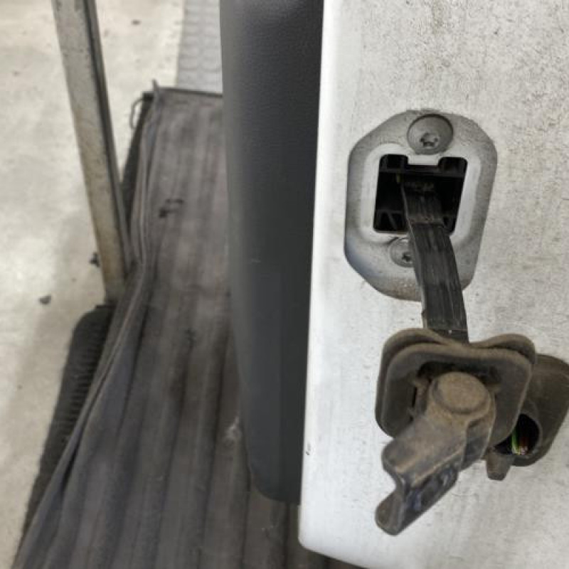 Porte arriere gauche VOLKSWAGEN UP Photo n°5