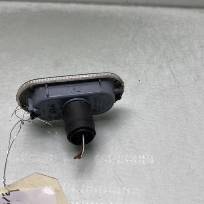 Repetiteur clignotant avant gauche (Feux) VOLKSWAGEN UP Photo n°3