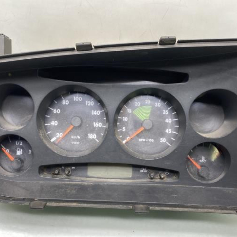 Compteur IVECO DAILY 3 Photo n°1