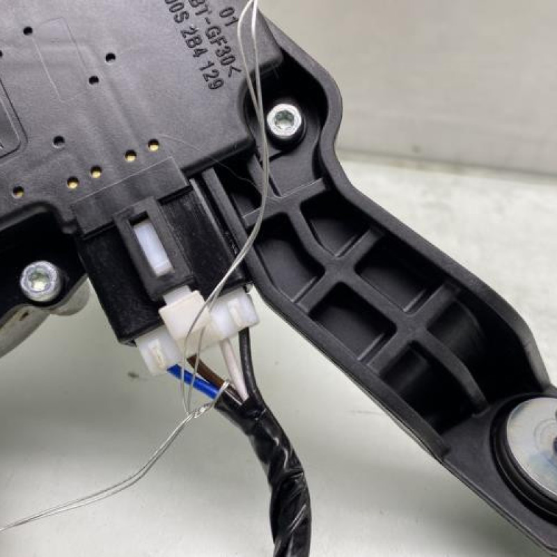 Moteur essuie glace arriere HYUNDAI I 10 2 Photo n°3