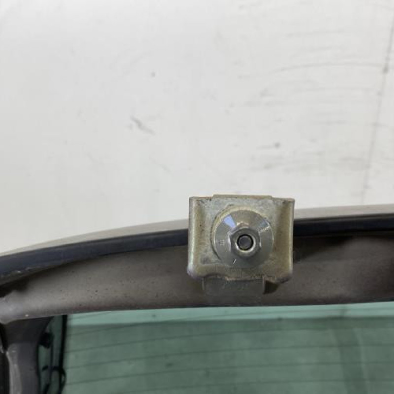 Malle/Hayon arriere RENAULT CLIO 2 Photo n°6