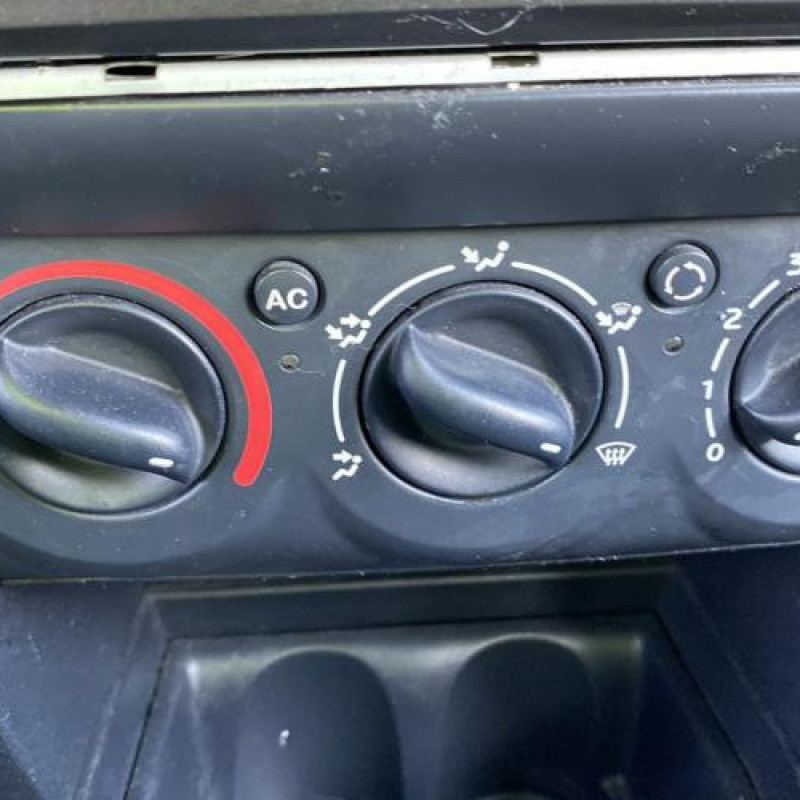 Boitier air bag RENAULT CLIO 2 Photo n°17