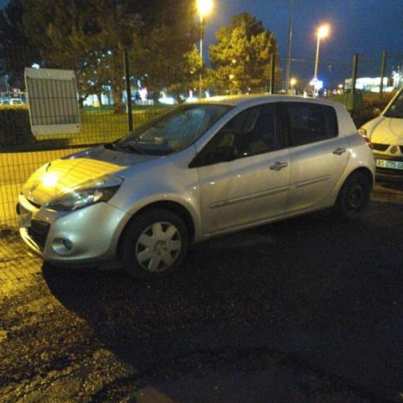 Moteur RENAULT CLIO 3 Photo n°8