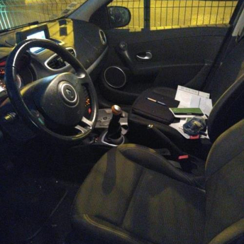 Moteur RENAULT CLIO 3 Photo n°17