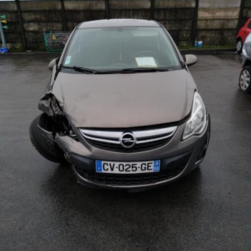 Feu arriere principal gauche (feux) OPEL CORSA D Photo n°2