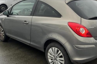 Feu arriere principal gauche (feux) OPEL CORSA D