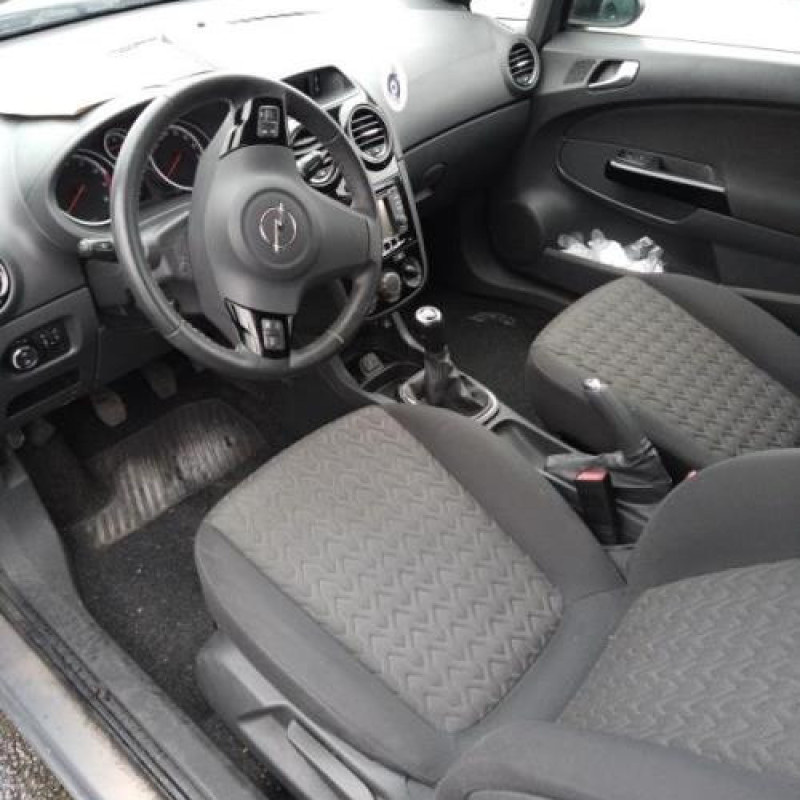 Feu arriere principal gauche (feux) OPEL CORSA D Photo n°4