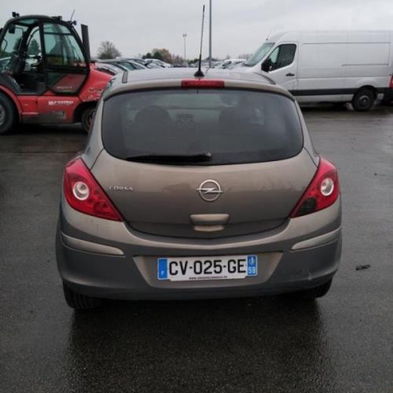 Feu arriere principal gauche (feux) OPEL CORSA D Photo n°6