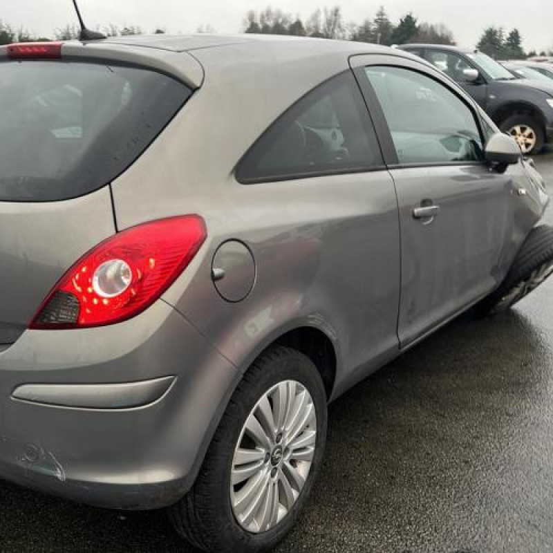 Feu arriere principal gauche (feux) OPEL CORSA D Photo n°10
