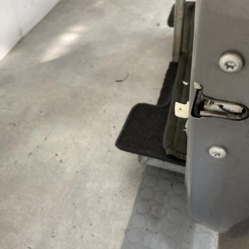 Porte avant droit OPEL CORSA D Photo n°3