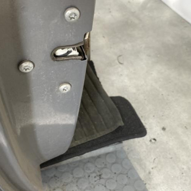 Porte avant gauche OPEL CORSA D Photo n°3