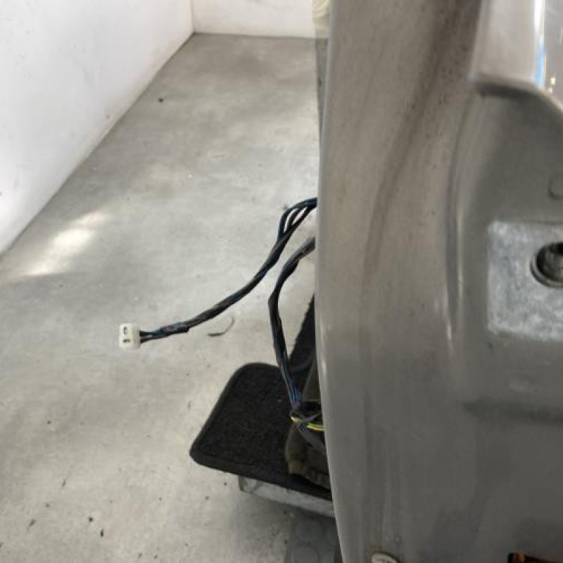 Porte avant gauche OPEL CORSA D Photo n°4