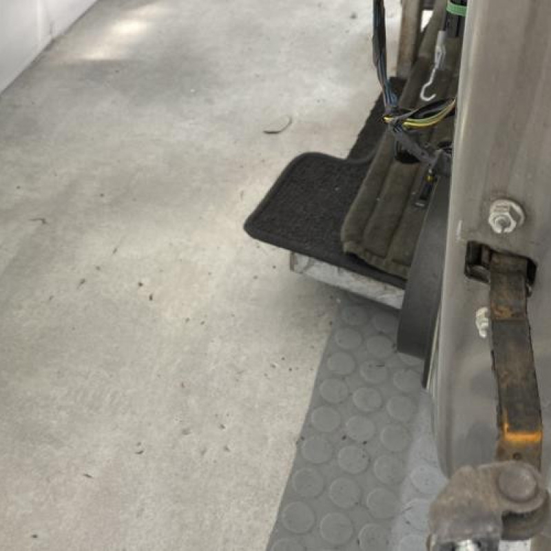 Porte avant gauche OPEL CORSA D Photo n°5