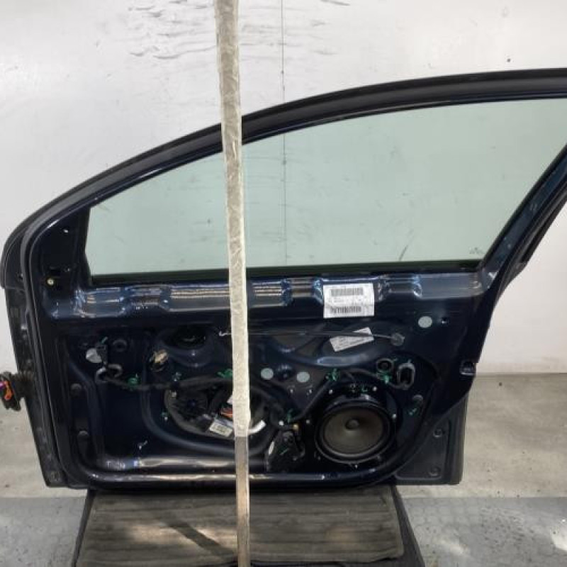Porte avant droit VOLKSWAGEN GOLF 5 Photo n°8