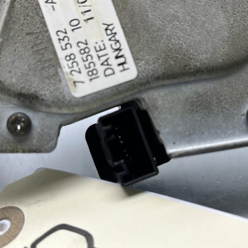 Moteur essuie glace arriere BMW SERIE 1 F21 Photo n°4