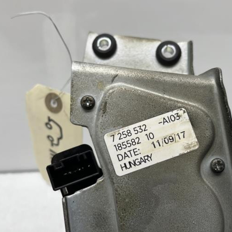 Moteur essuie glace arriere BMW SERIE 1 F21 Photo n°5