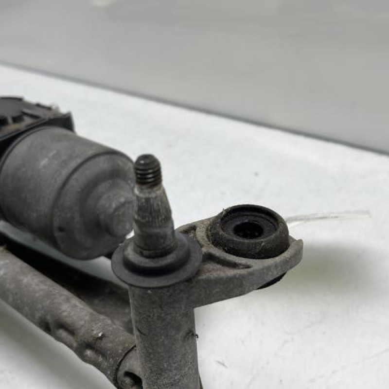 Moteur essuie glace avant VOLKSWAGEN GOLF 5 Photo n°3
