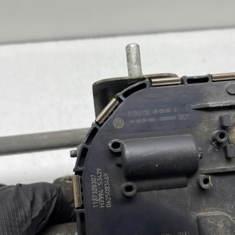 Moteur essuie glace avant VOLKSWAGEN GOLF 5 Photo n°6