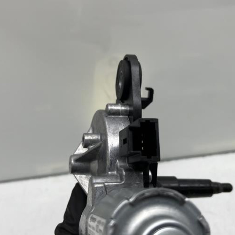 Moteur essuie glace arriere OPEL CORSA F Photo n°6