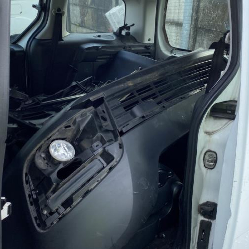 Moteur essuie glace arriere PEUGEOT PARTNER 2 Photo n°18
