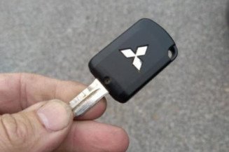 Pare boue arriere droit MITSUBISHI SPACE STAR 3