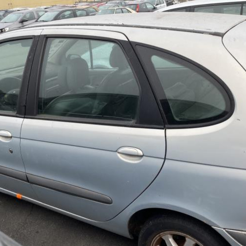 Feu arriere principal droit (feux) RENAULT SCENIC 1 Photo n°11
