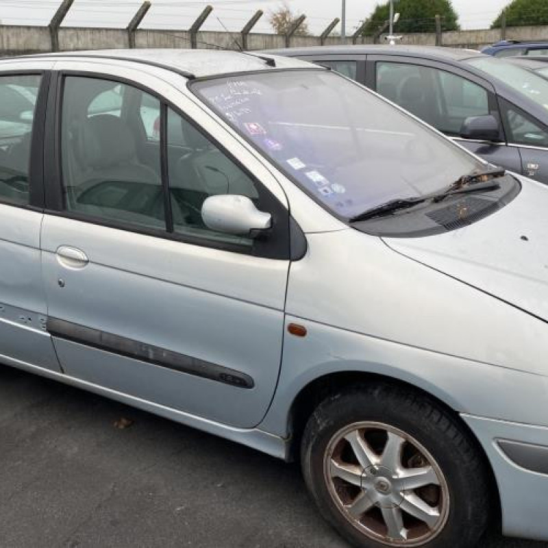 Feu arriere principal droit (feux) RENAULT SCENIC 1 Photo n°12