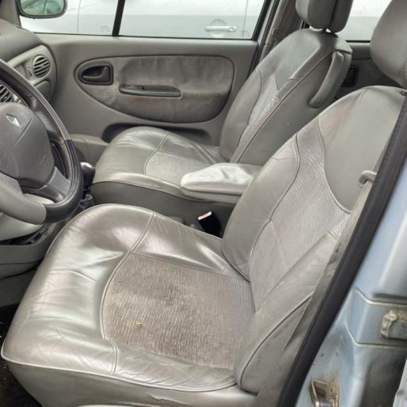 Feu arriere principal droit (feux) RENAULT SCENIC 1 Photo n°15