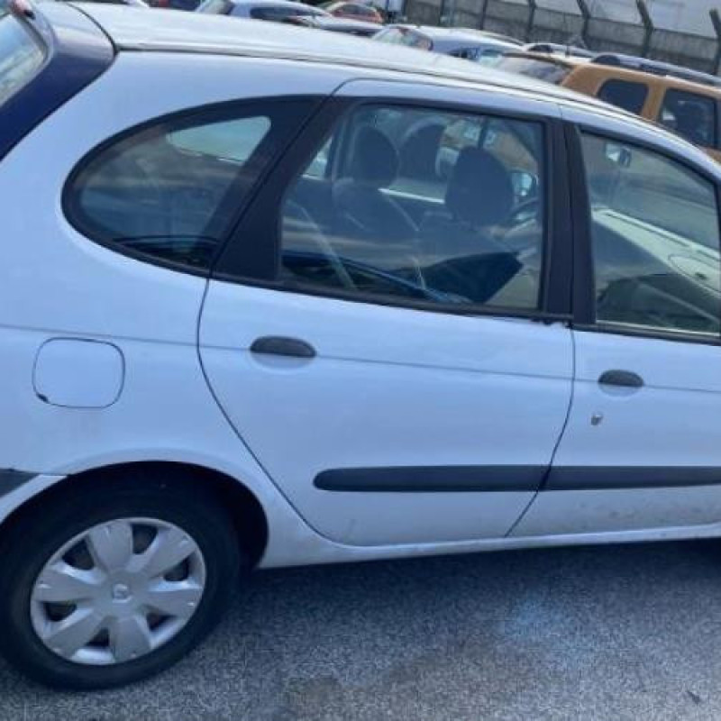 Feu arriere principal gauche (feux) RENAULT SCENIC 1 Photo n°15