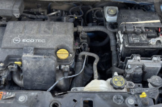 OPEL CORSA E 1.4i - 16V