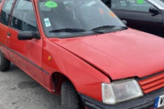 Anti brouillard arriere droit PEUGEOT 205