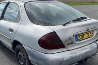 Optique avant principal droit (feux)(phare) FORD MONDEO 1