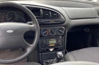 Optique avant principal droit (feux)(phare) FORD MONDEO 1