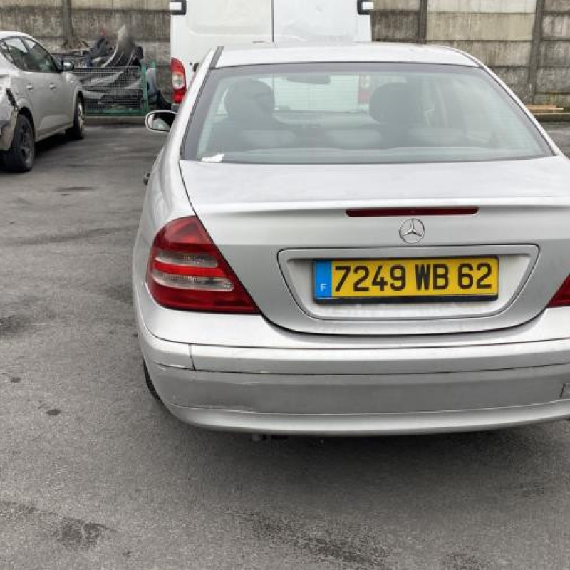 Feu arriere principal droit (feux) MERCEDES CLASSE C 203 Photo n°9