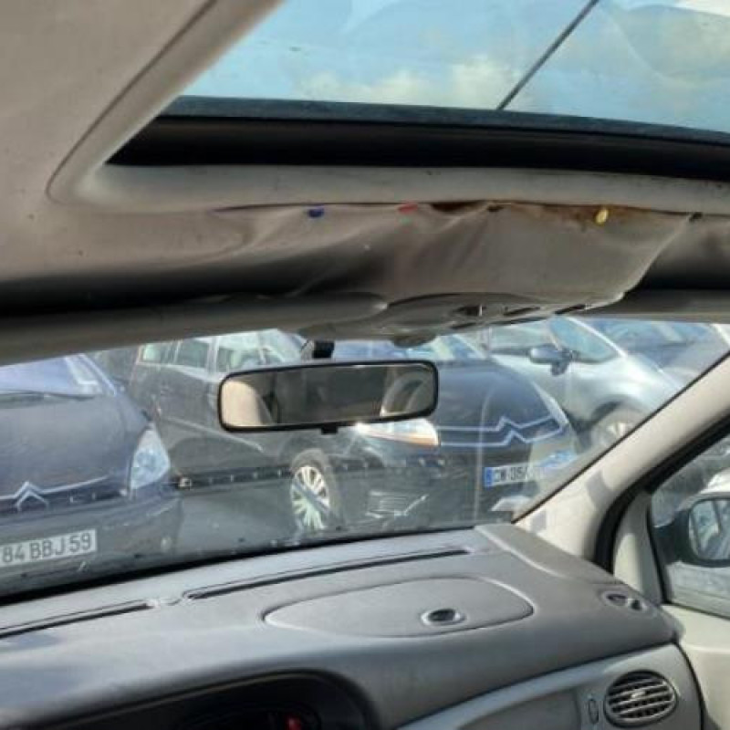 Feu arriere principal gauche (feux) RENAULT SCENIC 1 Photo n°19