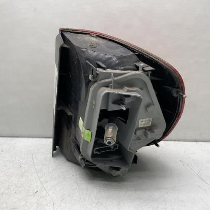 Feu arriere principal gauche (feux) VOLKSWAGEN FOX Photo n°2