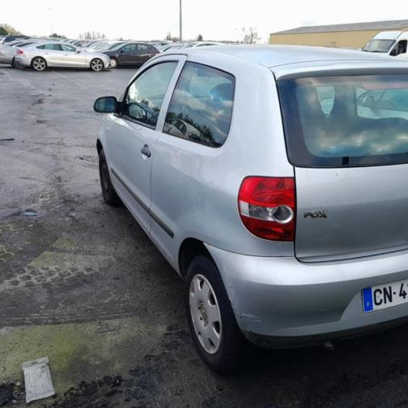 Feu arriere principal gauche (feux) VOLKSWAGEN FOX Photo n°4