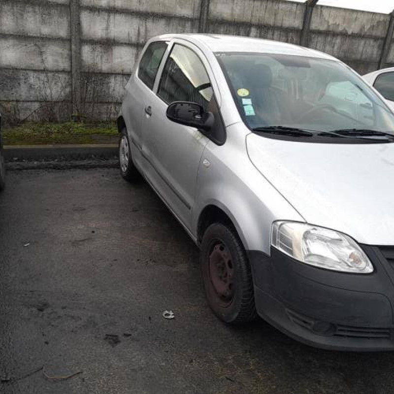 Feu arriere principal gauche (feux) VOLKSWAGEN FOX Photo n°8