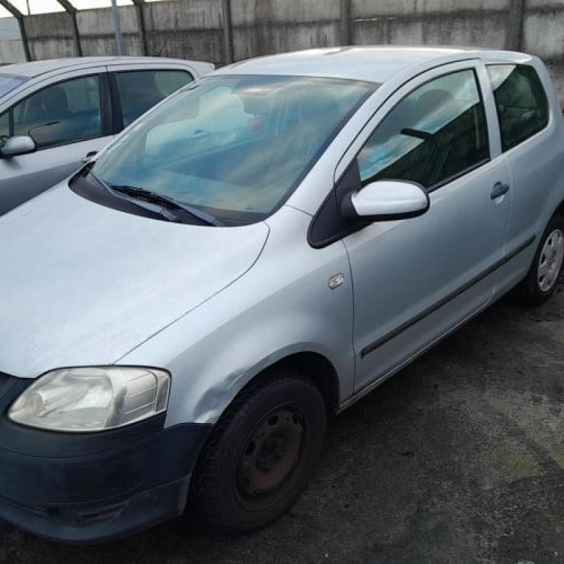Feu arriere principal gauche (feux) VOLKSWAGEN FOX Photo n°9